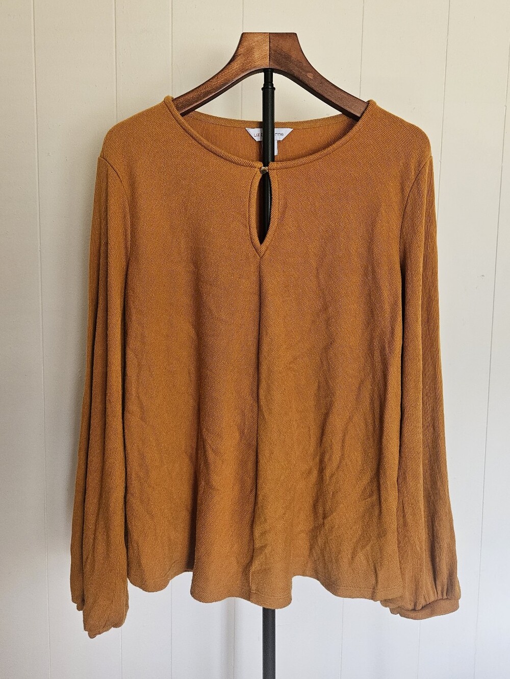 Liz Claiborne Women's Long Sleeve Keyhole Top in Mustard Size XL